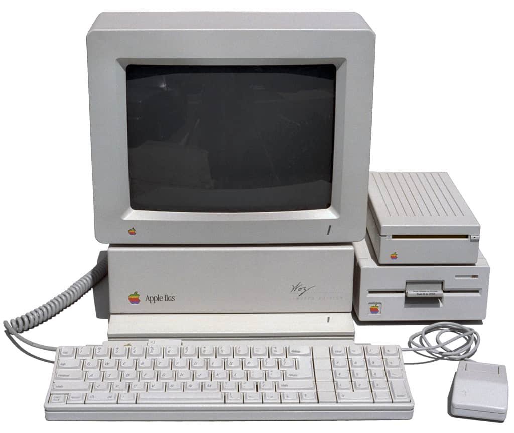 Apple IIGS Woz edition and Apple Monochrome Monitor