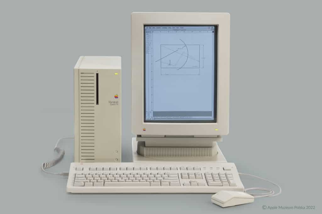 Macintosh Quadra 700 and Portrait Display