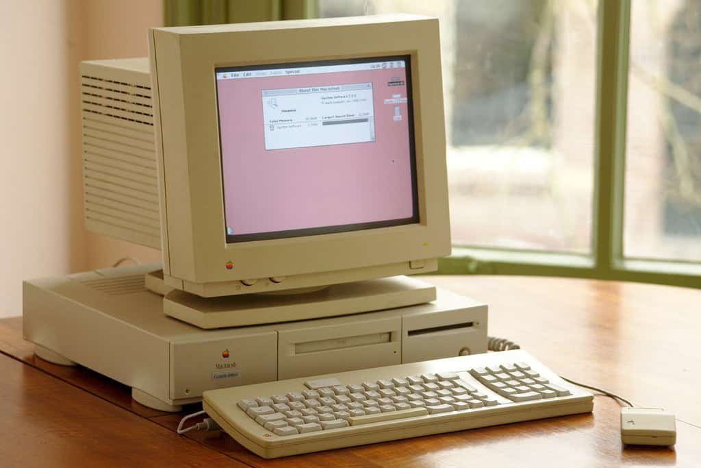 Mac Centris 660AV