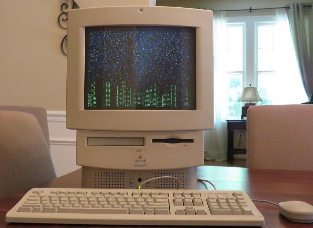 Mac Performa 575