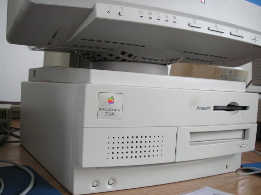 Power Macintosh 7100/80