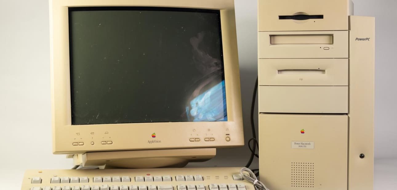 AppleVision 1710 Display