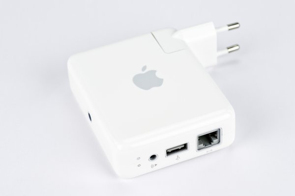 AirPort Express 1st Generation